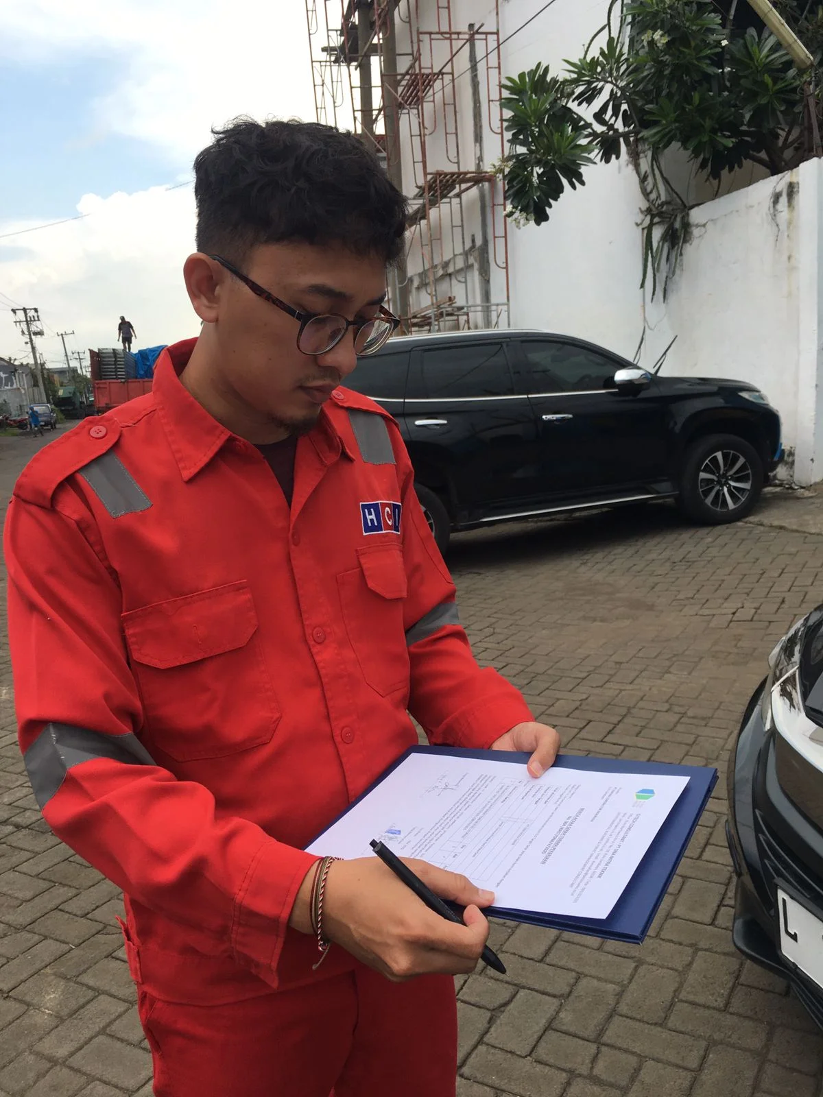 Dokumentasi-Serah-Terima-Berkas-PT-HARMA