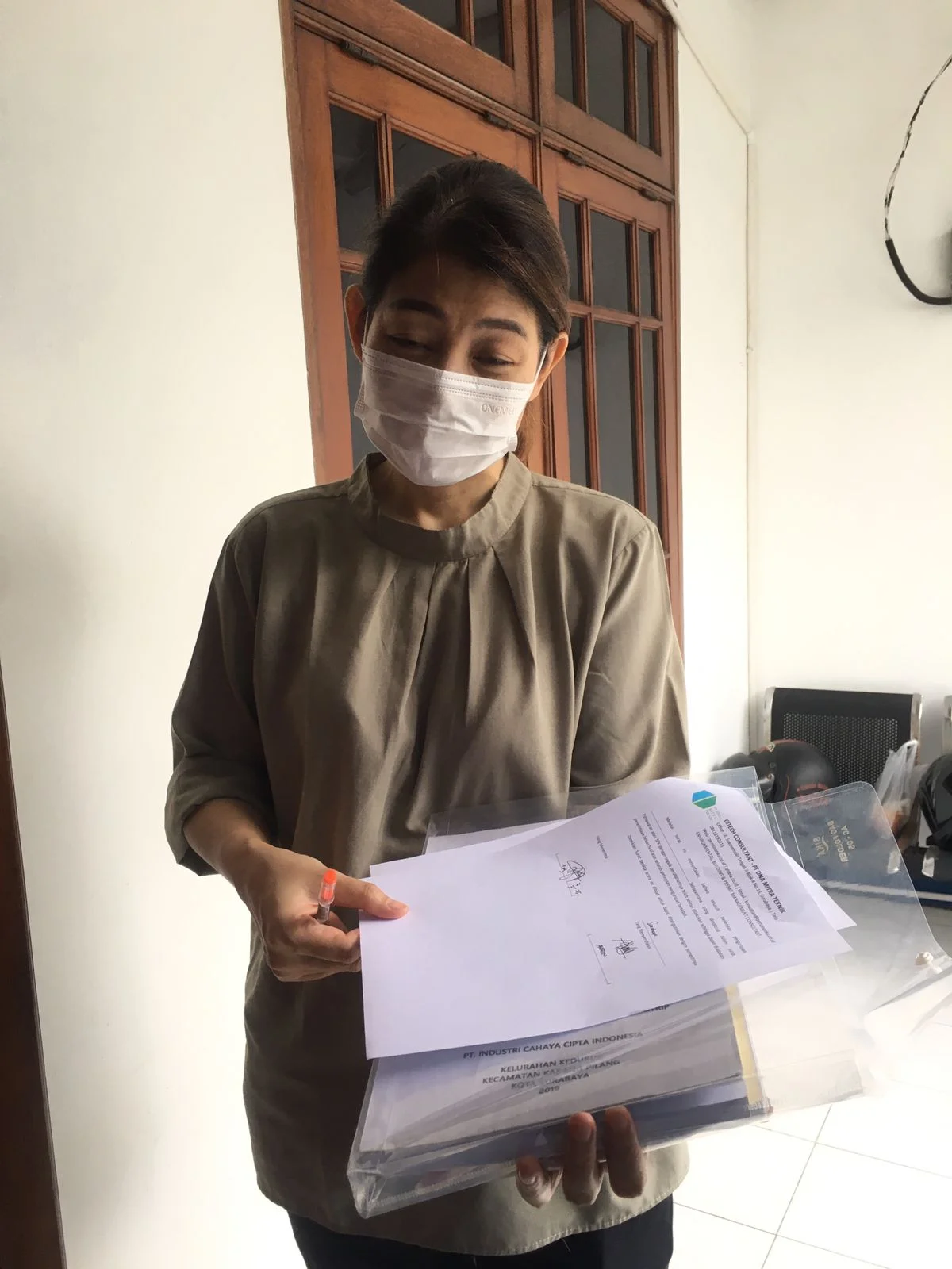 Dokumentasi-Serah-Terima-Dokumen-UKL-UPL-PT-Industri-Cahaya-Cipta-Indonesia-