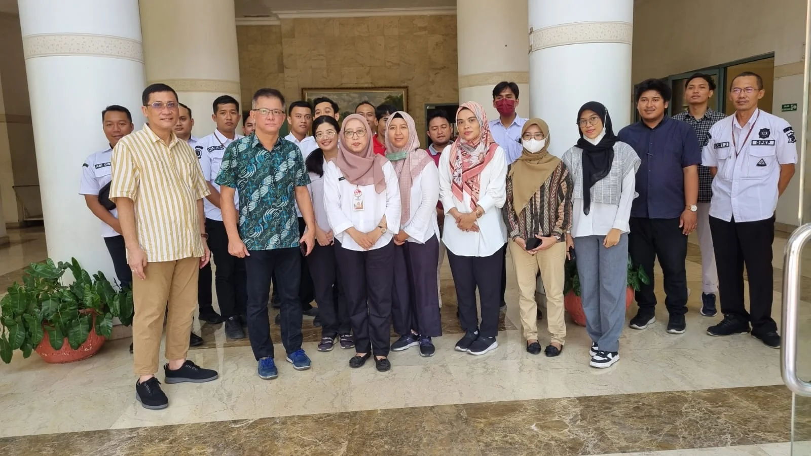 Dokumentasi-pendampingan-PT-Mayapada-Properti-Indonesia-terkait-SLF-khusunya-dengan-DLH-Kota-Surabaya-1